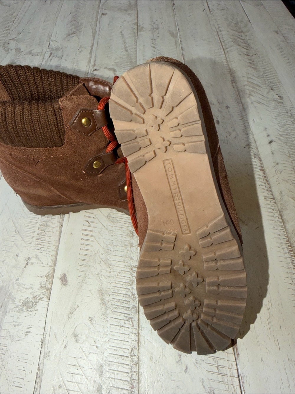 Tommy Hilfiger Brown Suede Women’s 6.5 Wedge Ankle Boots with Orange Laces - Picture 3 of 5
